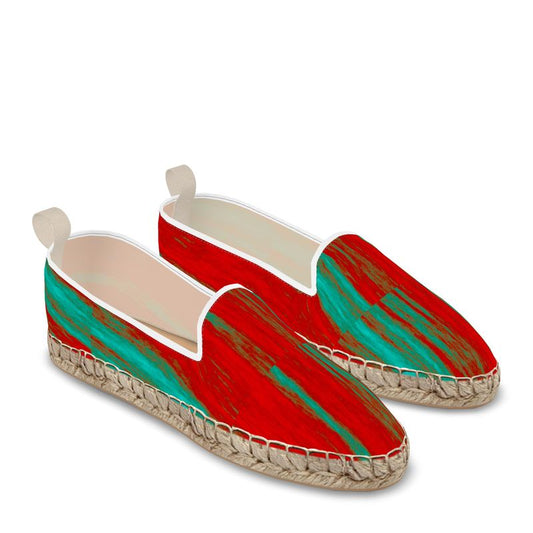 Loafers Espadrilles in bright red and green.